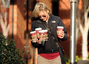 Renee Zellweger goes to Starbucks in Venice Beach for an early morning coffee.